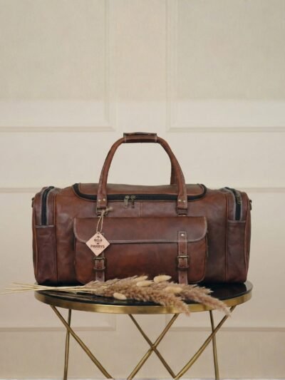 Traveler's Brown duffle leather bag