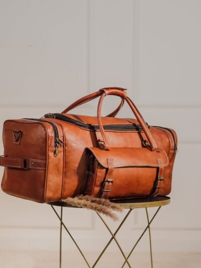 Classic Brown duffle leather bag